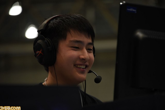 撃ち合いに勝るのは戦術だ! “レインボーシックス シージ国内最強決定戦”オフライン決勝リポート_07