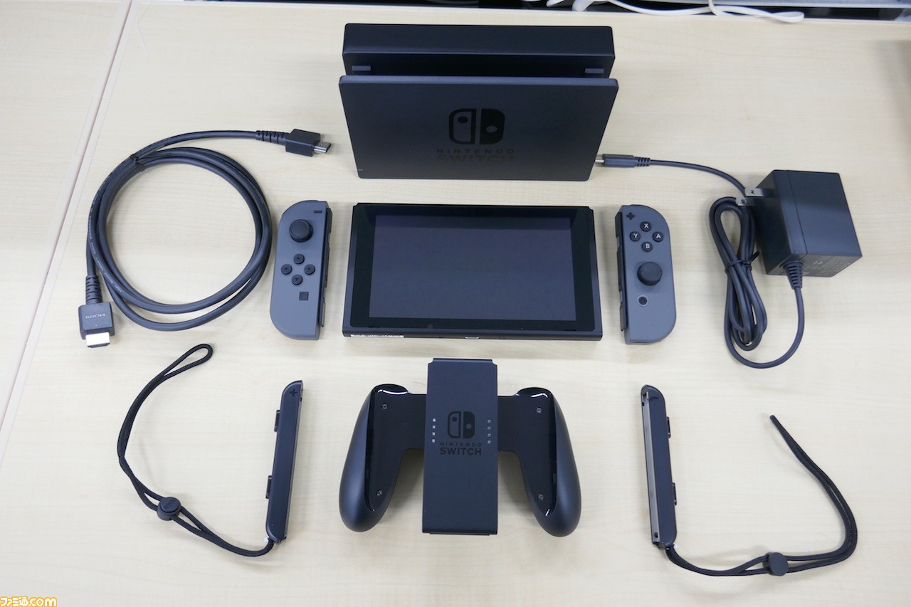 8月17日購入　新品　未開封　Nintendo Switch 本体