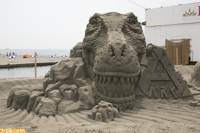 Ark Survival Evolved 砂浜に恐竜 T Rex が出現 鎌倉 由比ヶ浜海岸に巨大砂像を設置 ファミ通 Com