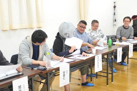ネタバレ注意 舞台 少年ヨルハver1 0 イケメン 膝 絶叫 くり返される悲劇に抗うm部隊に栄光あれ 1 2 ファミ通 Com
