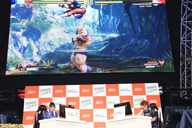板橋ザンギエフ選手と立川選手が世界最速のネット回線を体感！　来場者とのガチンコ対決も行われたauひかりステージ＆ブースをリポート【闘会議2018】_12