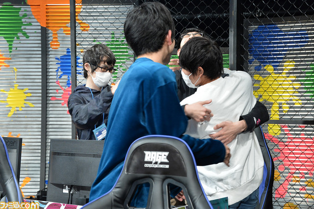 Rage スプラトゥーン2 大会 初代王者はtaso 速報リポート 優勝直後のtasoの4選手に直撃インタビュー ファミ通 Com ファミ通appvs Rage スプラトゥーン2 大会 初代王者はtaso 速報リポート 優勝直後のtasoの4選手に直撃インタビュー ファミ通 Com ファミ通appvs