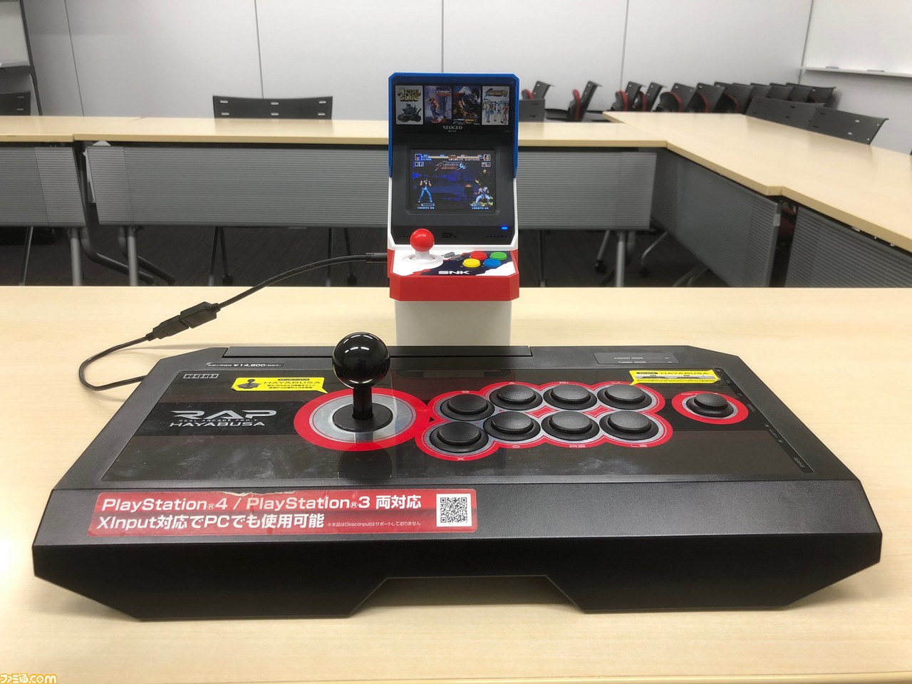 NEOGEO mini”の製品版で気になっていたアケコンの接続や外部バッテリー ...