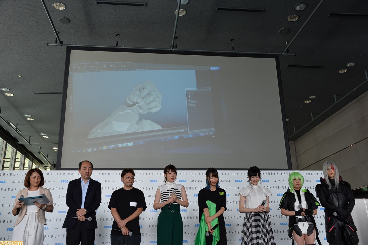 秋葉原に1/1実物大プラモデル“輝星・空式”が出撃！ PS4版