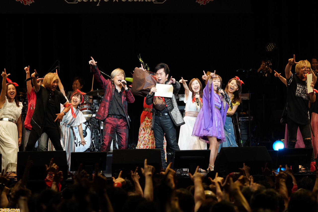 水木一郎アニキのデビュー50周年ライブに超豪華ゲストが駆けつけたゼーット 初レコーディング曲や初アニメソングなど 原点 を披露 ファミ通 Com