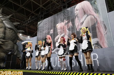 ホストガール姿の後藤邑子さんがサプライズ登場! “ドリームクラブ パフォーマーズ”が『EDF: IRON RAIN』にチャレンジ【TGS2018】_03