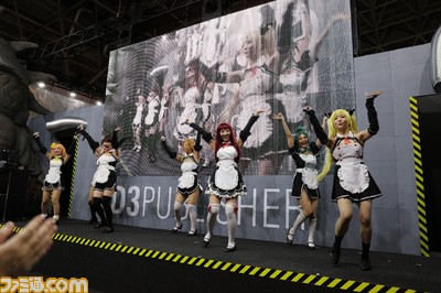 ホストガール姿の後藤邑子さんがサプライズ登場! “ドリームクラブ パフォーマーズ”が『EDF: IRON RAIN』にチャレンジ【TGS2018】_11