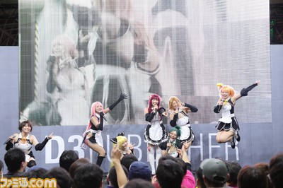 ホストガール姿の後藤邑子さんがサプライズ登場! “ドリームクラブ パフォーマーズ”が『EDF: IRON RAIN』にチャレンジ【TGS2018】_17