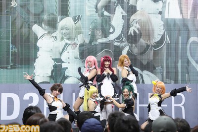 ホストガール姿の後藤邑子さんがサプライズ登場! “ドリームクラブ パフォーマーズ”が『EDF: IRON RAIN』にチャレンジ【TGS2018】_18