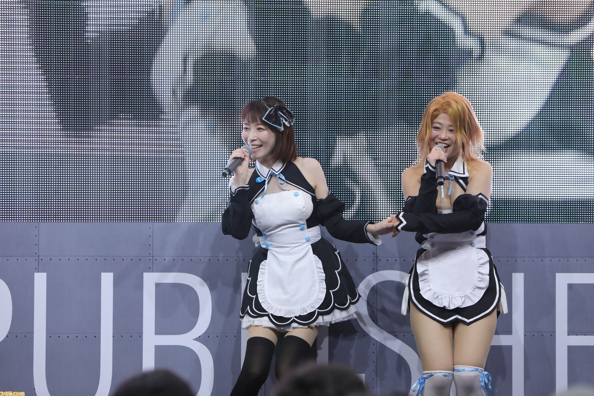 ホストガール姿の後藤邑子さんがサプライズ登場 ドリームクラブ パフォーマーズ が Edf Iron Rain にチャレンジ Tgs18 ファミ通 Com ホストガール姿の後藤邑子さんがサプライズ登場 ドリームクラブ パフォーマーズ が Edf Iron Rain にチャレンジ Tgs18 ファミ通 Com