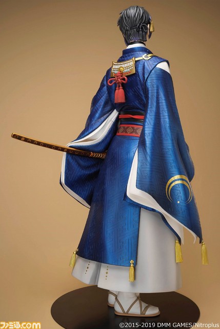 刀剣乱舞-ONLINE-』三日月宗近が180cmの等身大フィギュアに