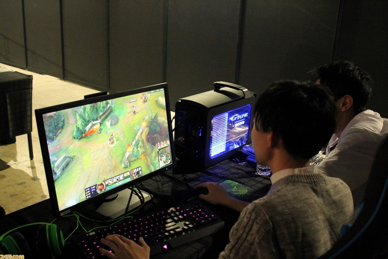 Fakerだ Bangだ Lol プロ選手の活躍に会場が沸いた Rage League Of Legends Summoner S Fever リポート ファミ通 Com