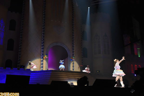 最高にアツかった“冬の遊園地”! 『アイマス シンデレラガールズ』ニュージェネもあんきらもトライアドプリムスも大活躍の6thライブ ナゴヤドーム公演2日目リポート_19