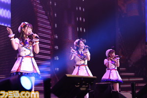 7周年を迎えたアイドルたちによる圧巻のステージ! 『アイマス シンデレラガールズ』“7th Anniversary Memorial STAGE!!”リポート_07