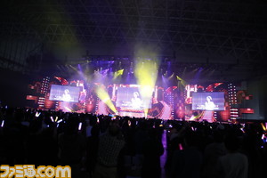 7周年を迎えたアイドルたちによる圧巻のステージ! 『アイマス シンデレラガールズ』“7th Anniversary Memorial STAGE!!”リポート_09