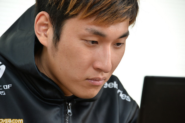 ゲーマー向きの仕事は踊り子? 社会保険労務士? SHAKAとStylishNoobの内面を適職診断RPG『ユーキャンクエスト』で見抜く_24