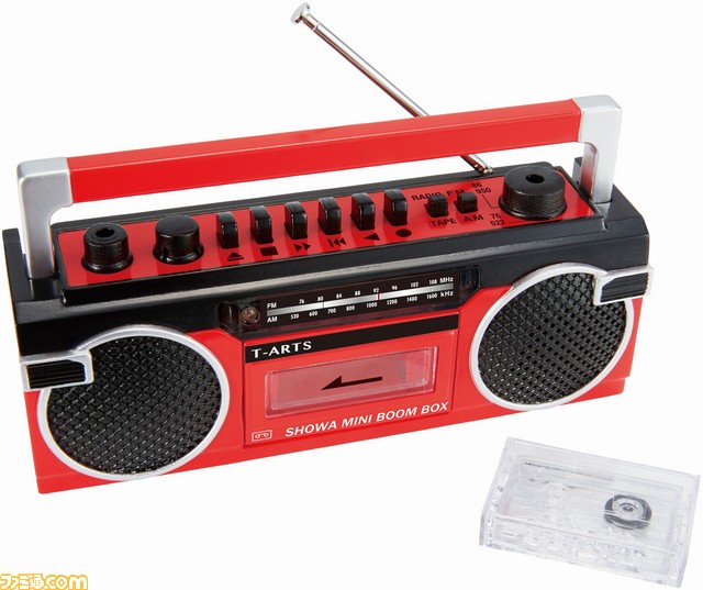 昭和の人気家電がミニチュア化して登場。第1弾は、ラジオが聴けて録音もできるラジカセなど3種類_02