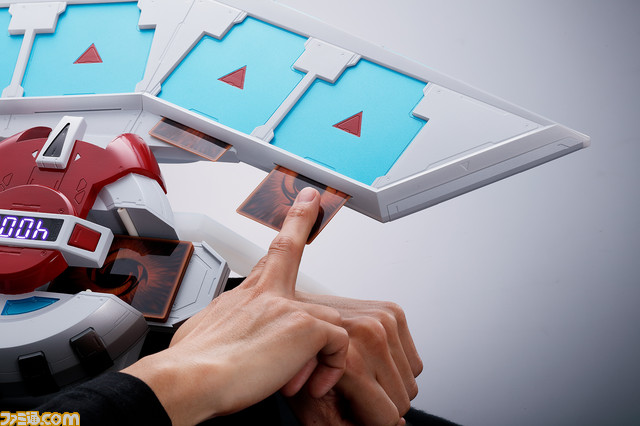 「オレのターン!!」など海馬瀬人の名言が収録。『遊☆戯☆王』決闘盤“デュエルディスク”が立体化_10