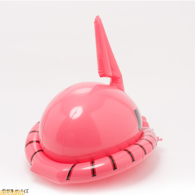 海やプールにザク襲来! 『ガンダム』の“シャア専用ザク”と“量産型ザク”をイメージした約100cmの浮輪が登場!_14