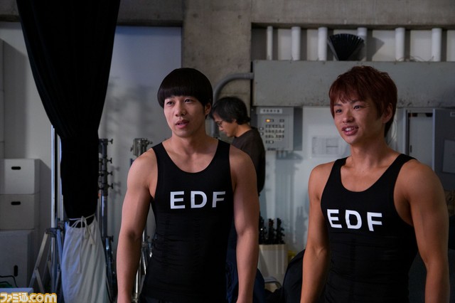 画像ページ (5/11) 人気コスプレイヤー伊織もえの筋トレに目が釘付け！ 『EDF IRON RAIN』テレビ