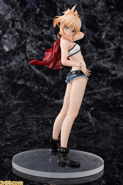『Fate/Apocrypha』赤のセイバー・モードレッドのフィギュアが再販。美しい肢体を惜しげもなく晒した私服姿は、鍛えあげられた腹筋表現などにこだわり_02
