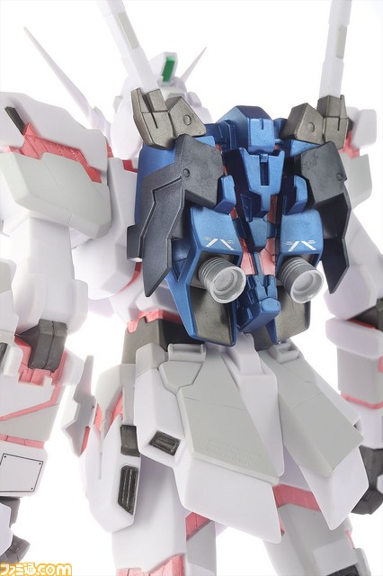 全高約42cm! お台場の実物大ユニコーンガンダム立像を細かな部分まで再現した完成品ソフビモデルが登場_04