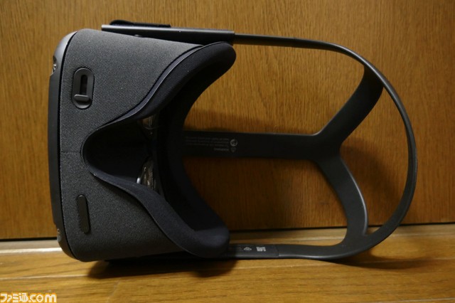 話題の“Oculus Quest”を開封。自由に動き回れるスタンドアローン型VRデバイスの商品構成と使用感をチェック_21