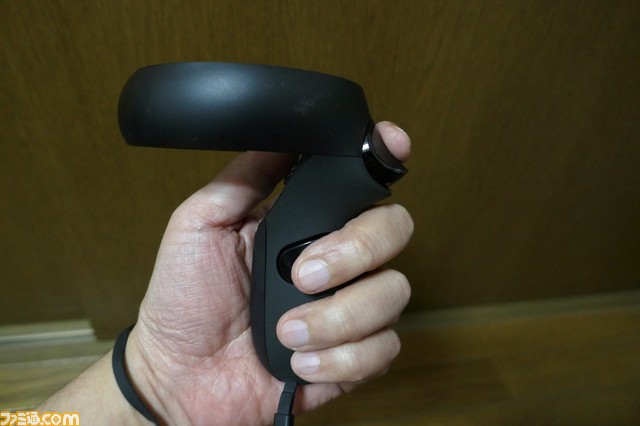話題の“Oculus Quest”を開封。自由に動き回れるスタンドアローン型VRデバイスの商品構成と使用感をチェック_33