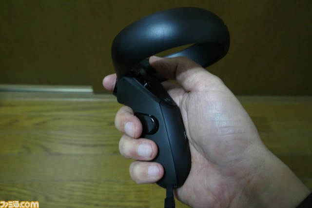 話題の“Oculus Quest”を開封。自由に動き回れるスタンドアローン型VRデバイスの商品構成と使用感をチェック_34