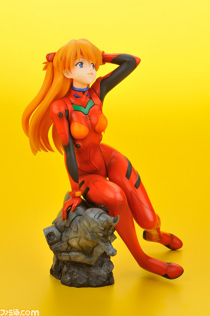 『ヱヴァンゲリヲン新劇場版』プラグスーツを着用したアスカのフィギュアが登場。髪をかきあげる仕草がかわいらしい_06