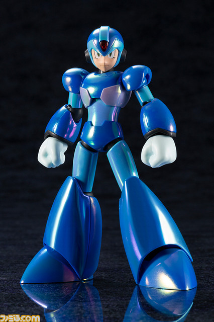 『ロックマンX』エネルギーチャージ時の“エックス”を再現した限定プラモデルが登場!_01