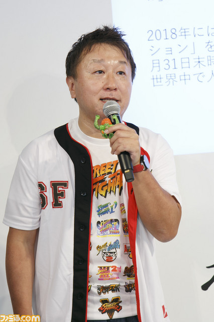 きゃりーぱみゅぱみゅさんがオニツカタイガー×『ストリートファイター』コラボスニーカー発表会で演舞を披露! 桂正和氏が描く春麗イラストの見どころは「腹筋」_06