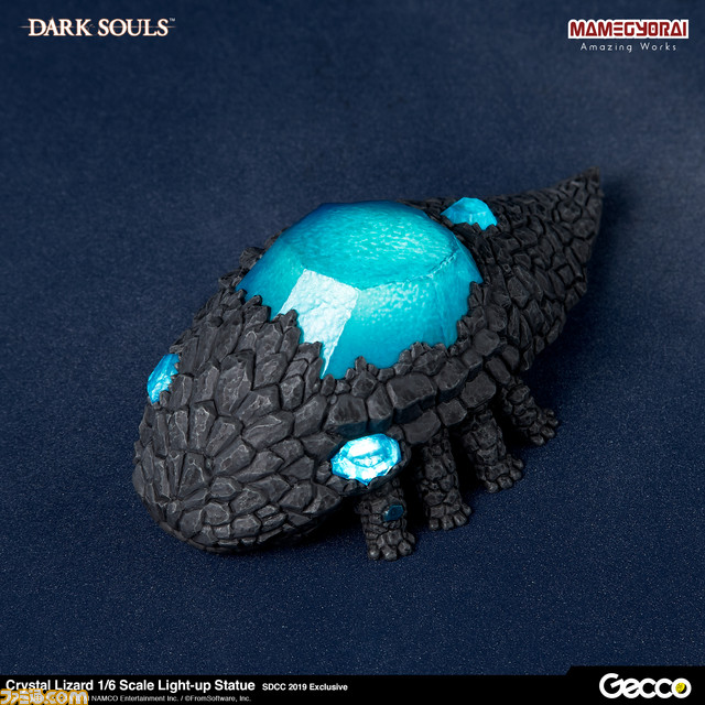 『DARK SOULS』シリーズの“石守(結晶トカゲ)”がスタチューとなって登場! LEDギミック搭載により青く輝くこだわりの逸品_14