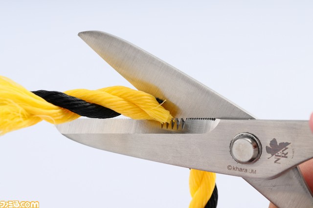 『エヴァンゲリオン』初号機と2号機モデルのハサミが登場！硬い素材も簡単に切れる驚異の切れ味_07