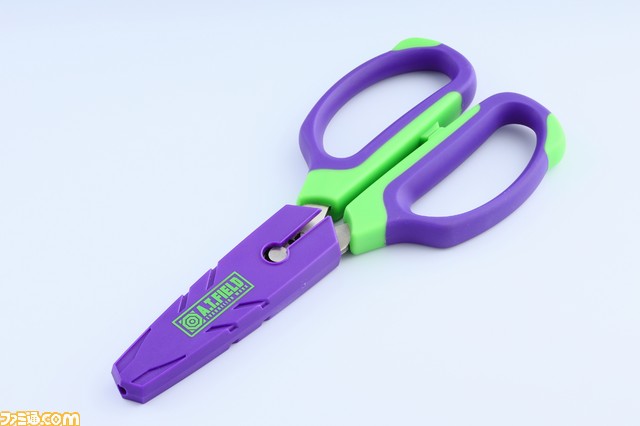 『エヴァンゲリオン』初号機と2号機モデルのハサミが登場！硬い素材も簡単に切れる驚異の切れ味_12