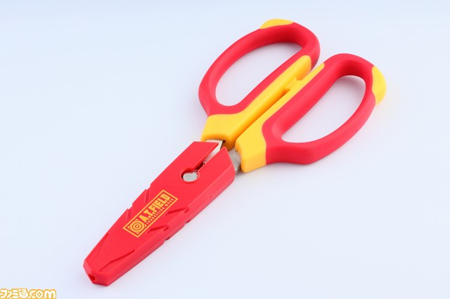 『エヴァンゲリオン』初号機と2号機モデルのハサミが登場！硬い素材も簡単に切れる驚異の切れ味_14