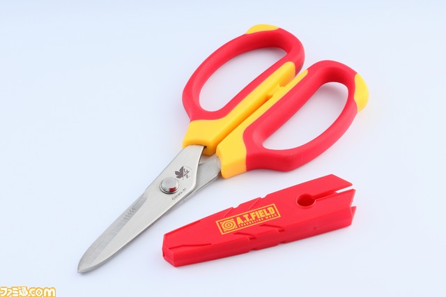 『エヴァンゲリオン』初号機と2号機モデルのハサミが登場！硬い素材も簡単に切れる驚異の切れ味_13