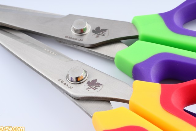 『エヴァンゲリオン』初号機と2号機モデルのハサミが登場！硬い素材も簡単に切れる驚異の切れ味_10