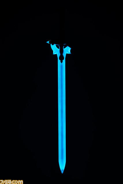 『SAO』キリトが使う片手剣“エリュシデータ”が原寸大で登場。動きによって6種類のソードスキルを再現可能で、価格は税込12万円!_11