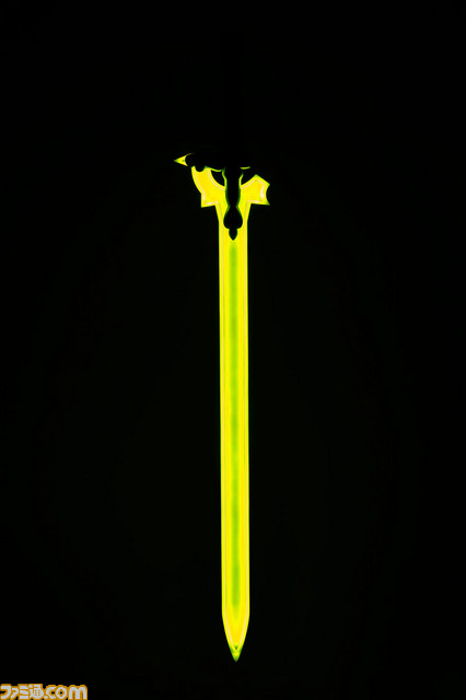 『SAO』キリトが使う片手剣“エリュシデータ”が原寸大で登場。動きによって6種類のソードスキルを再現可能で、価格は税込12万円!_08