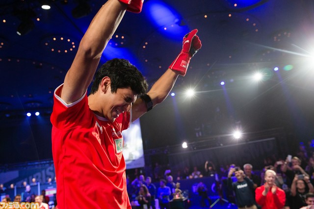 『GT SPORT』プロデューサーの山内一典氏とリアル＆バーチャルレースで活躍する日本生まれのブラジル人ドライバーによるトークイベントを実施_04