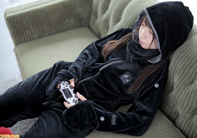 ゲーミング着る毛布 ダメ着4G”発売。ゲーマーのための機能が多く備わっ