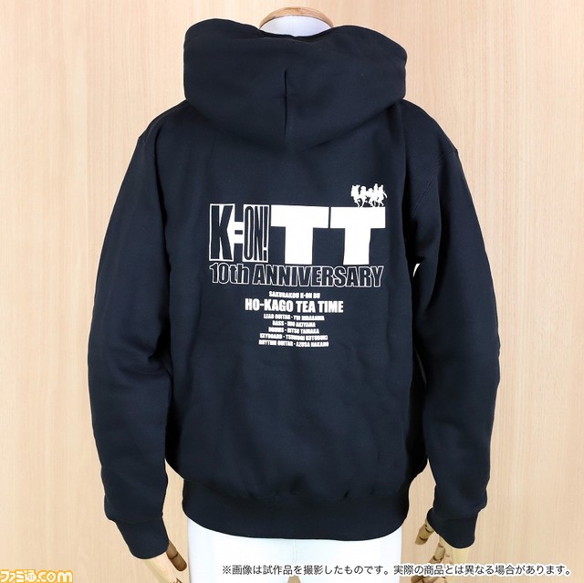 けいおん 放送から10周年 Tシャツやパーカーなどの 10周年httセット やモザイクアートタペストリーが発売決定 ファミ通 Com