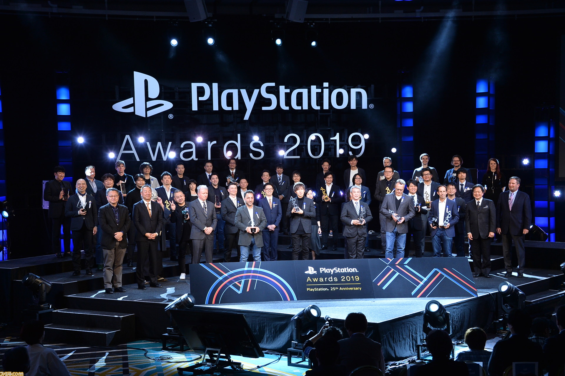 Ps Awards 19 詳報 生みの親の久夛良木健氏が登壇 リッジレーサー や Ff7 など伝説のタイトルがps25周年記念特別賞を受賞 ファミ通 Com