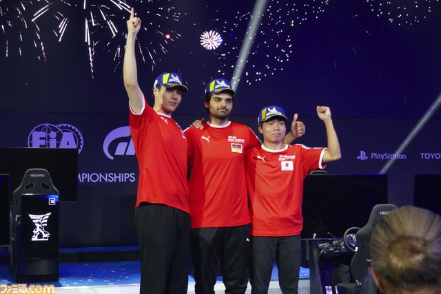 『グランツーリスモSPORT』のドライバーが世界自動車連盟（FIA）の表彰式に出席し、FIA公認世界チャンピオンのトロフィーを獲得！_10