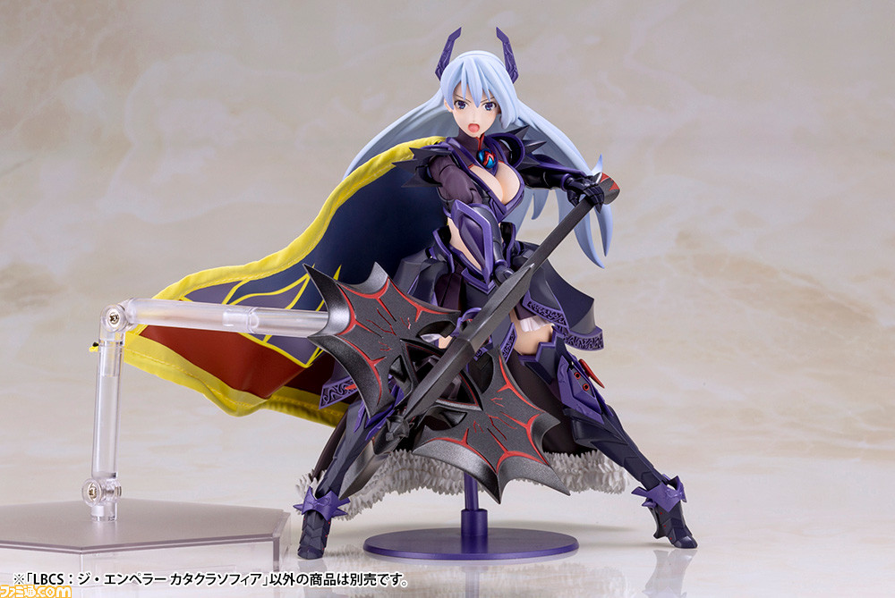 『ダンボール戦機』をモチーフとした新作『装甲娘』のフルアクションプラモ“LBCS：ジ・エンペラー カタクラソフィア”登場！_03