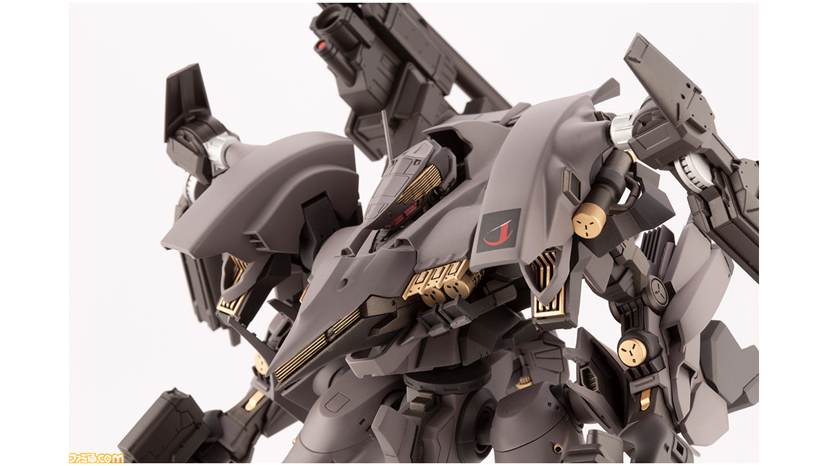 アーマード・コア 4』に登場する機体“シュープリス”のプラモデルが登場