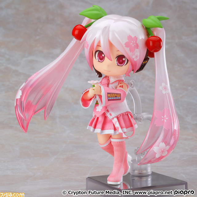 “桜ミク”がねんどろいどどーるとして登場! 洋服セットも同時展開で現在予約受付中_06