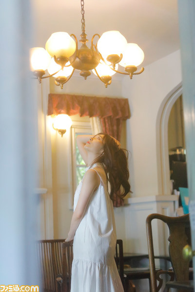 山下七海さん初のデジタルフォトブック『GLITTER』。メイキング映像のナレーションを田中美海さんが担当するエモ展開_03