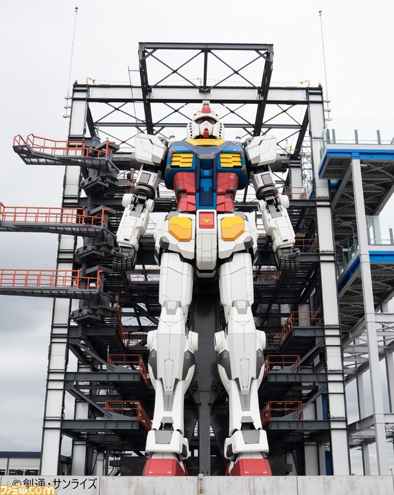 動くガンダムプロジェクト Gundam Factory Yokohama ガンダム本体と頭部のドッキングが終了 18ｍの実物大ガンダムが動く日も間近 ファミ通 Com